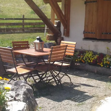 Chalet Le Bouquetin Rez De Chaussee * Enchastrayes
