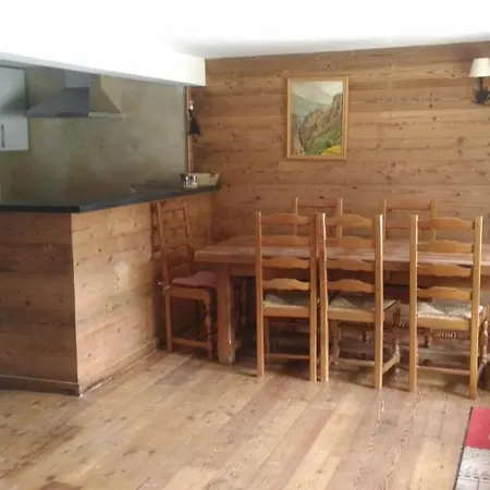 Chalet Le Bouquetin Rez De Chaussee Διαμέρισμα Enchastrayes